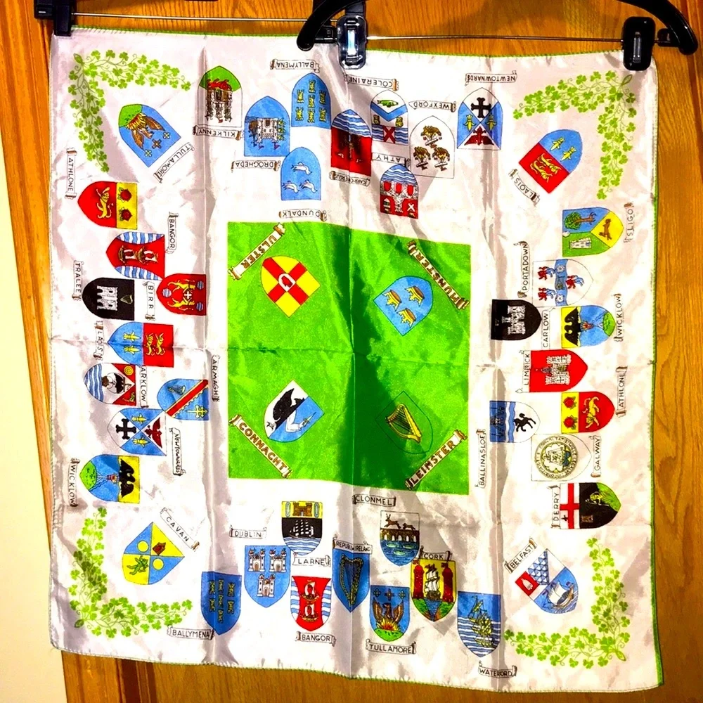 Rare IRELAND 26” Scarf Irish towns crests coats of arms shamrocks VINTAGE